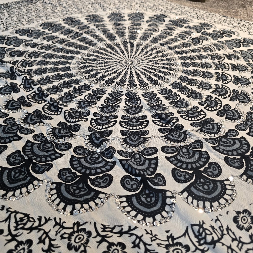 Indonesian White Sun Sarong - Picture 5 of 8
